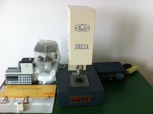 Vertical length measuring instrument